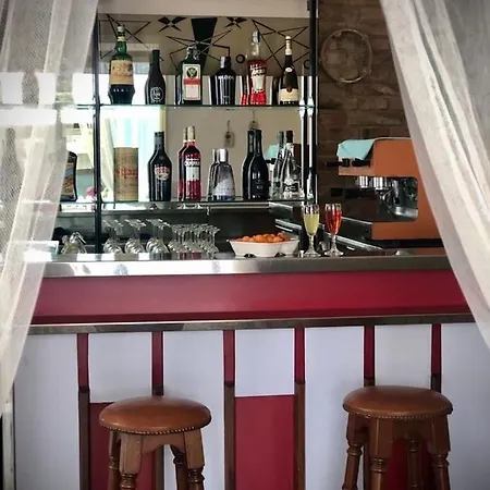 Room In Bb - Hotel Villa Alexandra 30M From The Sea Vendégház